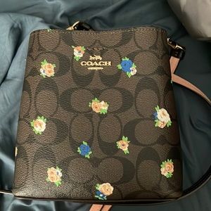 Coach mini bucket bag